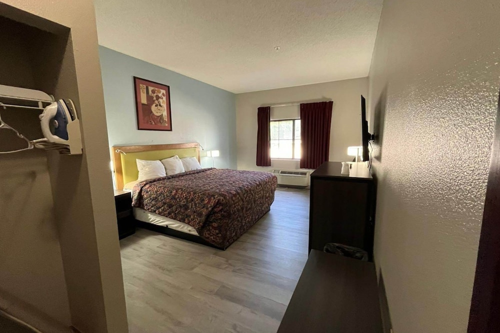 Coratel Inn and Suites by Jasper Wesley Hospital - photo 9