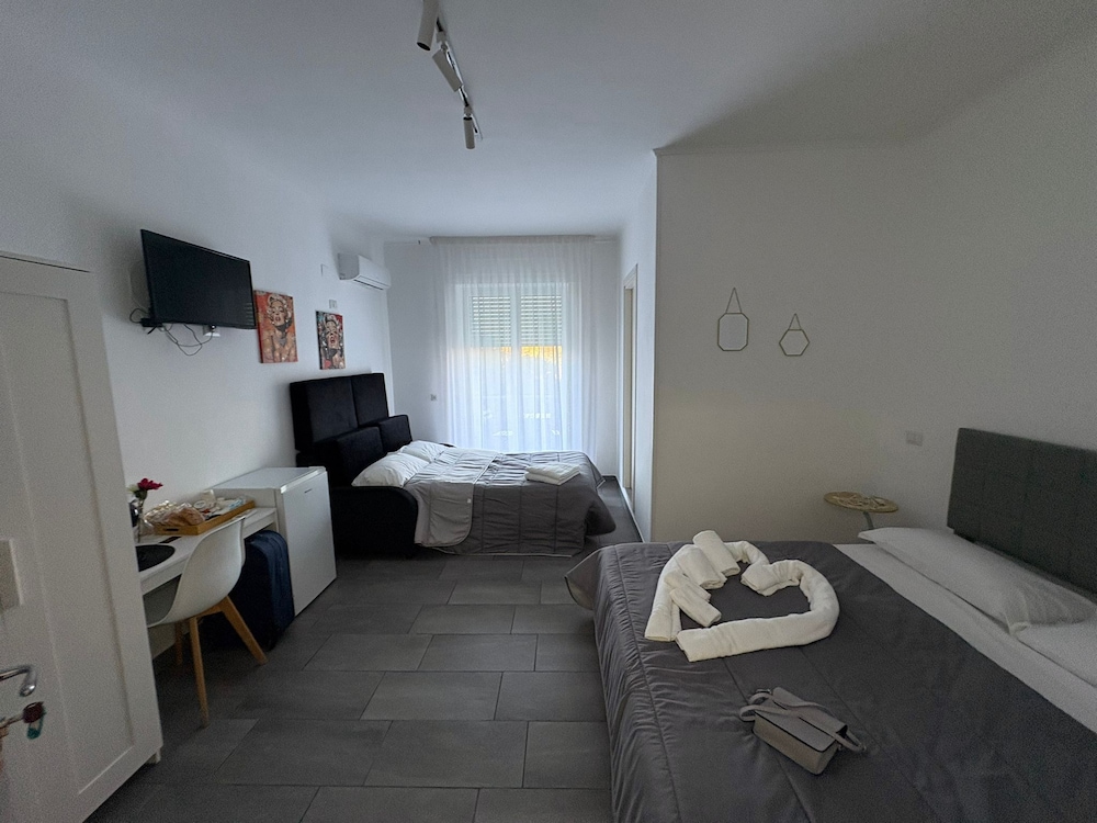 B e b helena - carbon neutral hotel in Naples