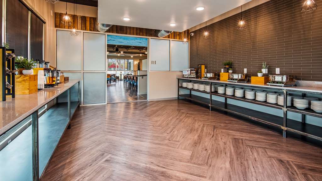 Best Western Premier Ankeny Hotel - photo 27