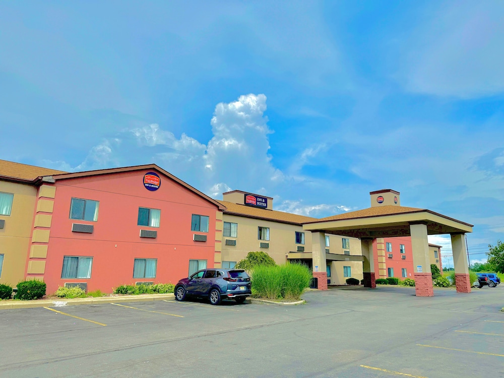 FairBridge Inn & Suites Batavia Darien Amusement Park - photo 28