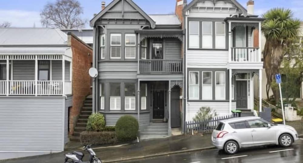Villa on Rattray — 4-Star Luxury Hotel in Dunedin, New Zealand