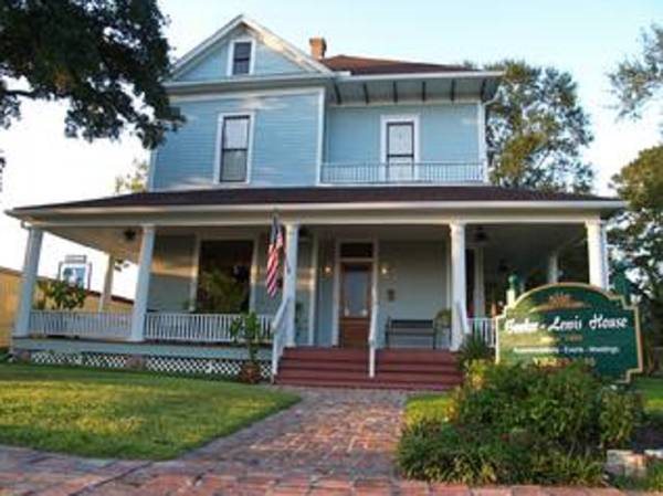 Booker Lewis House 14617463 — Leesville