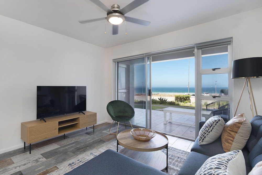 Sea Spray Ag04 — 4-Star Luxury Hotel in Cape Town, South Africa