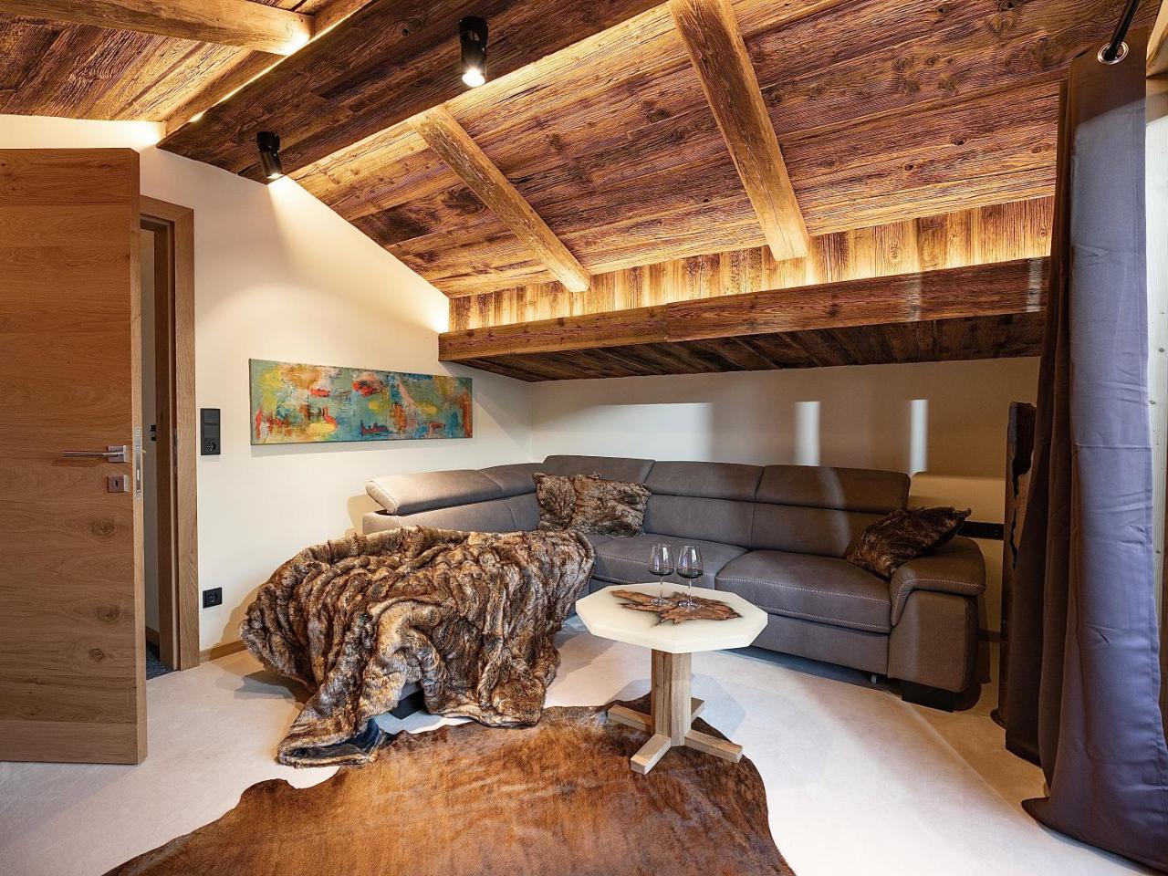 Das Brunn Luxus Chalet — 4-Star Luxury Hotel in Kirchberg In Tirol, Austria