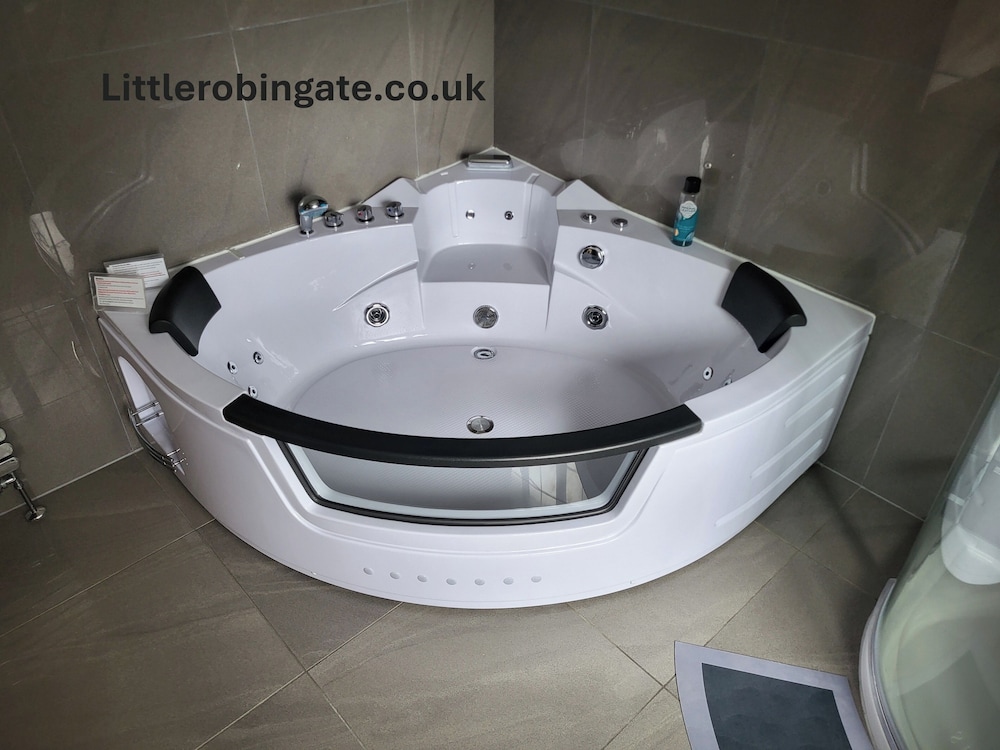 Little Robin Gate - carbon neutral hotel in Bournemouth