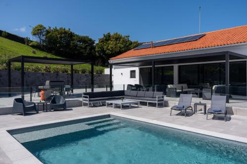 Casa Pura Vida Heated Pool and Sea View — 4-Star Luxury Hotel in Ponta Delgada, Portugal