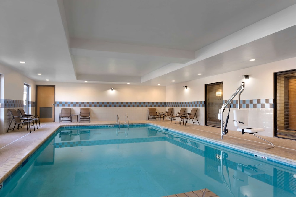 Hampton Inn & Suites Birmingham East Irondale - photo 22