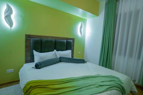 Stylish Nairobi Getaway 2BR Apartment PoolTable