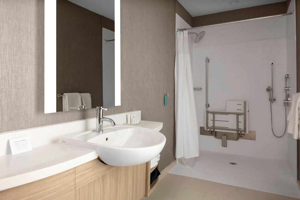 SpringHill Suites Kansas City Airport - photo 11