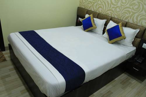 Oyo 7790 Hotel Royal Height