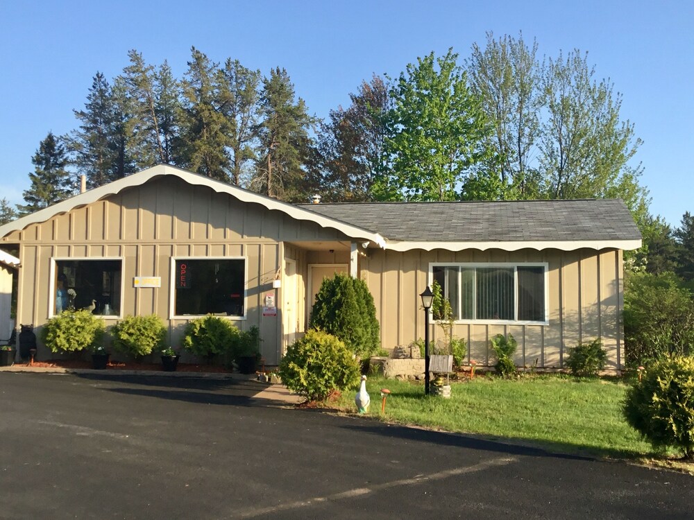 Edelweiss Motel - photo 58