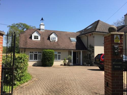 Shallows Lodge Boldre Lane New Forest — 4-Star Luxury Hotel in Lymington, United Kingdom