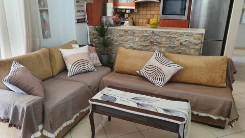 Vresthenisden — 4-Star Luxury Hotel in Athens, Greece