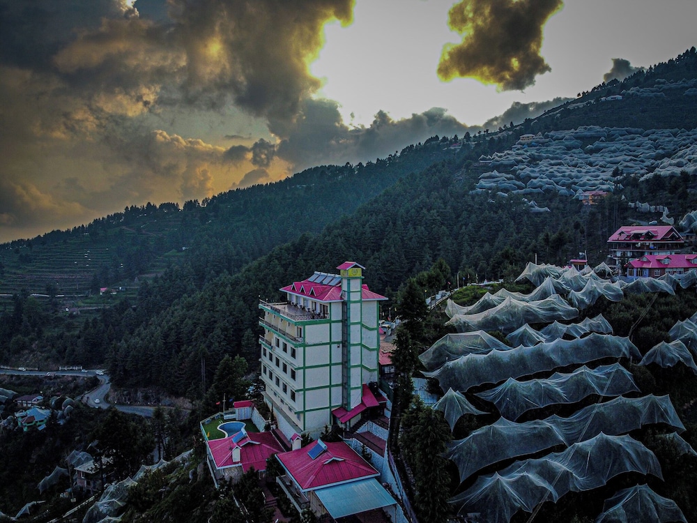 Hilltop Resorts By Fidato Lepere — Theog