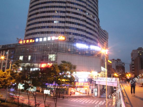 Simple Capsule Hotel - carbon neutral hotel in Chengdu