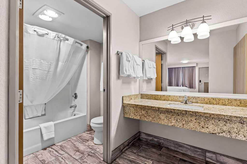 Days Inn by Wyndham Buckeye - photo 24