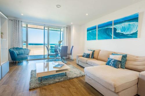 Luxury beach apartment — 4-Star Luxury Hotel in Perranporth, United Kingdom