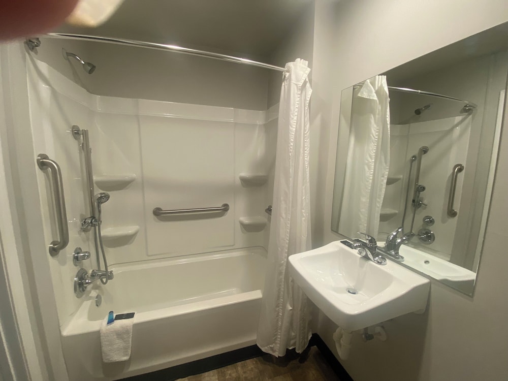 WoodSpring Suites Atlanta Airport - photo 27