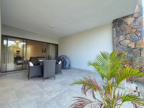 Uptamarin B1 in Grande Riviere Noire, Mauritius