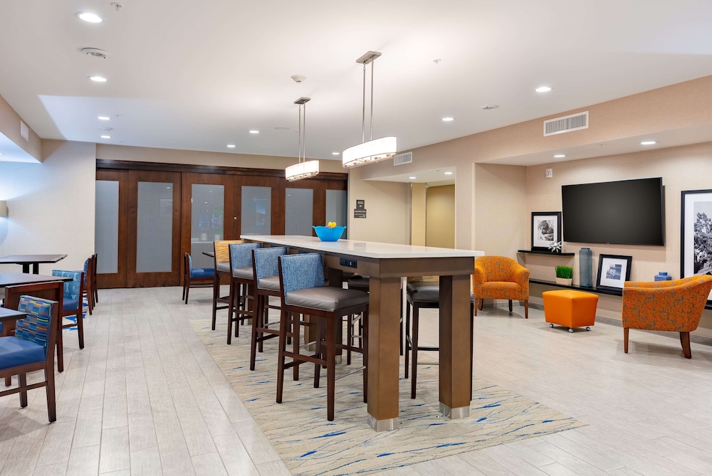 Hampton Inn Wetumpka - photo 3