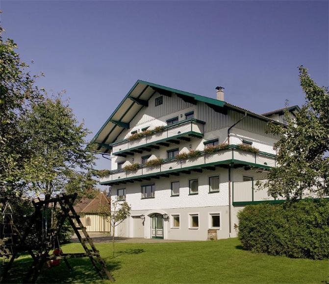 Landgasthof & Seminarhotel Kobleder in Oberhofen Am Irrsee, Austria