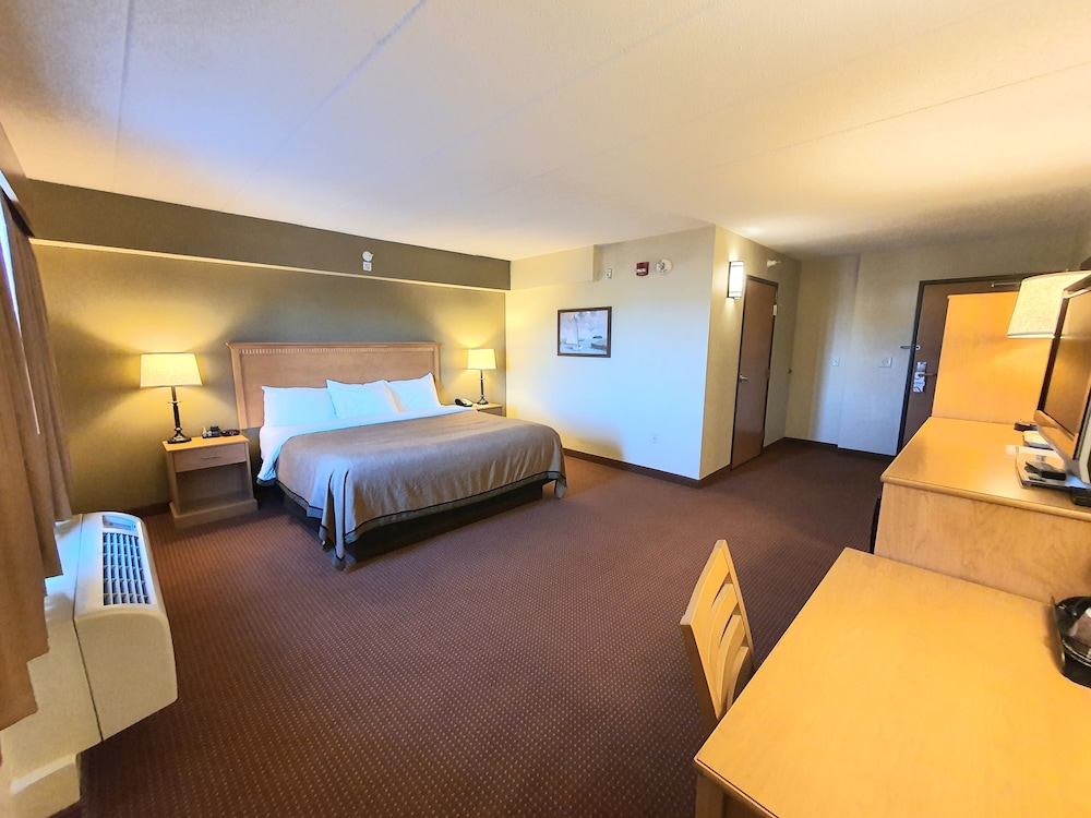 AmeriVu Inn & Suites Waconia - photo 39