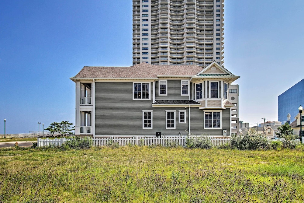 Idyllic Oceanfront Home on Atlantic City Boardwalk - photo 26