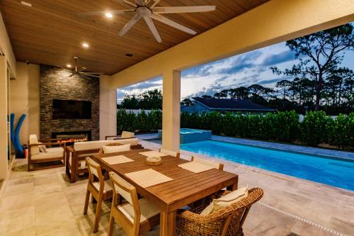 Mimosa Manor 4 4 Luxury Home Near Vanderbilt Beach — 4-Star Luxury Hotel in Naples, United States