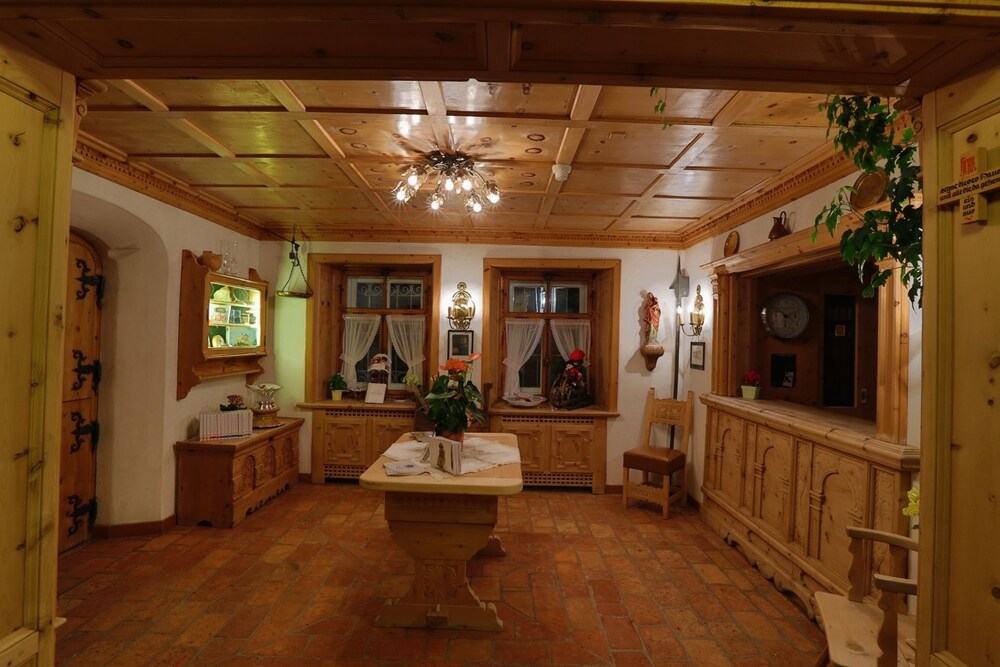 Relais & Châteaux Schlosshotel Chastè Scuol Tarasp — Scuol — photo 3