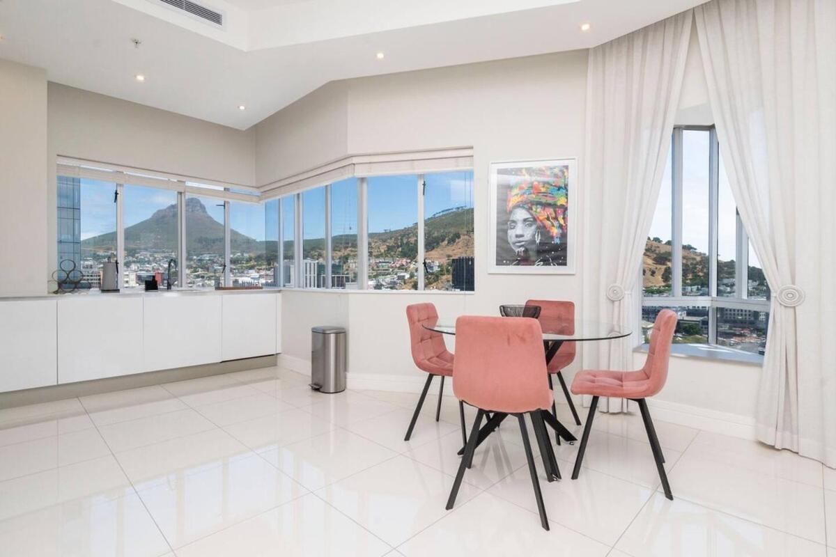 Spacious 2 Bed at the Pullman