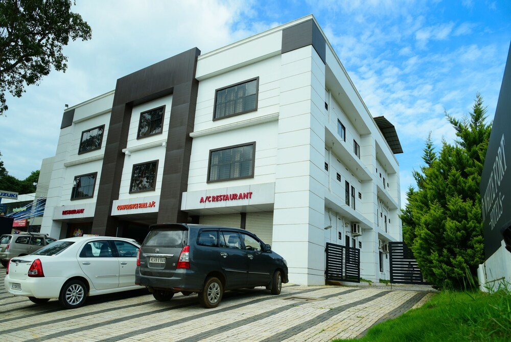 OYO 9404 Hotel White Fort in Kalpatta, India