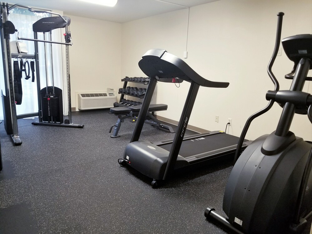 Wingate by Wyndham Bloomington - photo 13