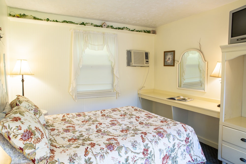 The Chimney Rock Inn & Cottages - photo 82