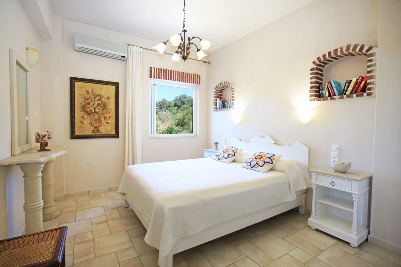 Villa Dafni — 4-Star Luxury Hotel in Moires, Greece