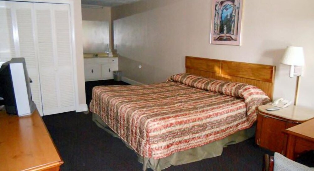 Creek Side Inn - photo 5