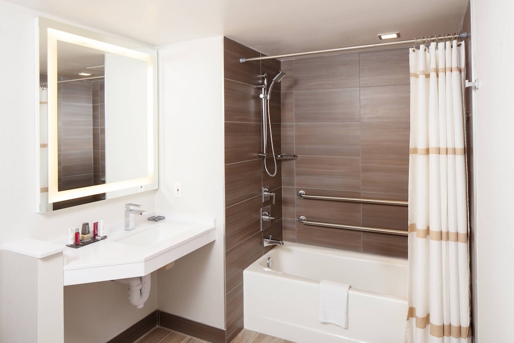 Marriott Minneapolis Southwest - photo 25