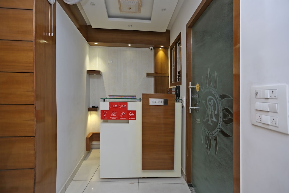 OYO Townhouse 099 Sector 38
