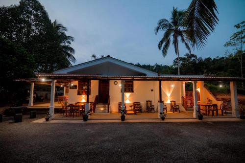 Glitz Marriott - carbon neutral hotel in Unknown City