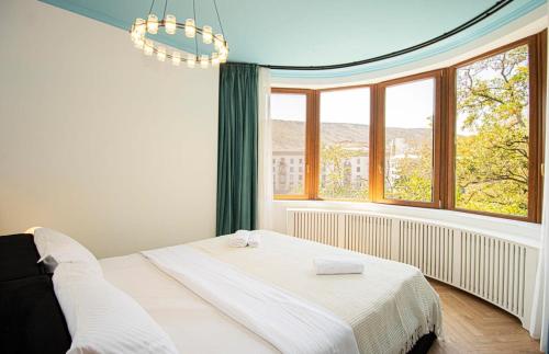 Panoramic Studio Apt in Tbilisi Center By Wehost