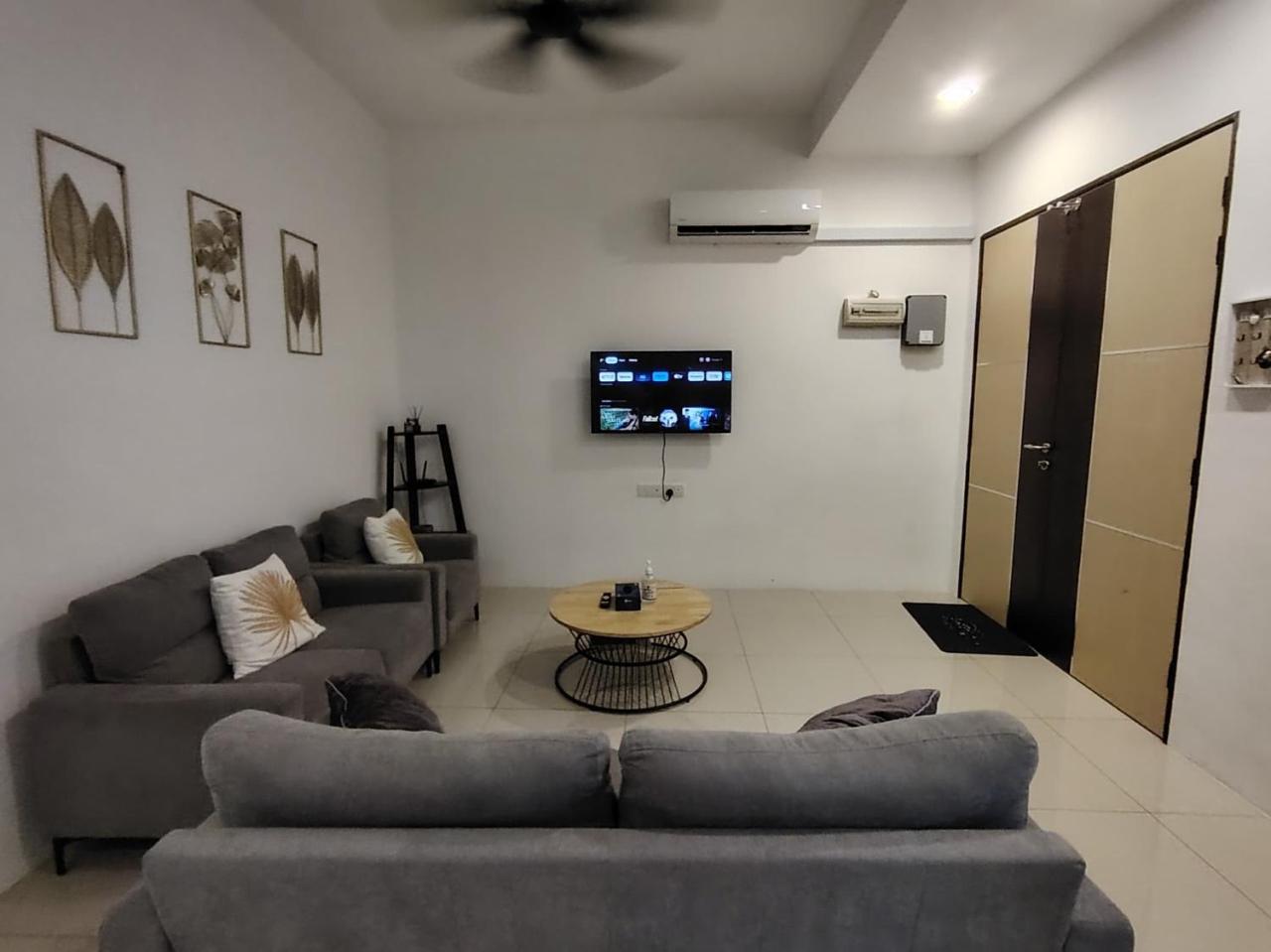 JNJ Miri Homestay Miri Serene Shangrila Luak with 4 bedroom — 4-Star Luxury Hotel in Miri, Malaysia