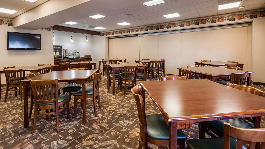 Best Western Plus Country Inn & Suites - photo 37