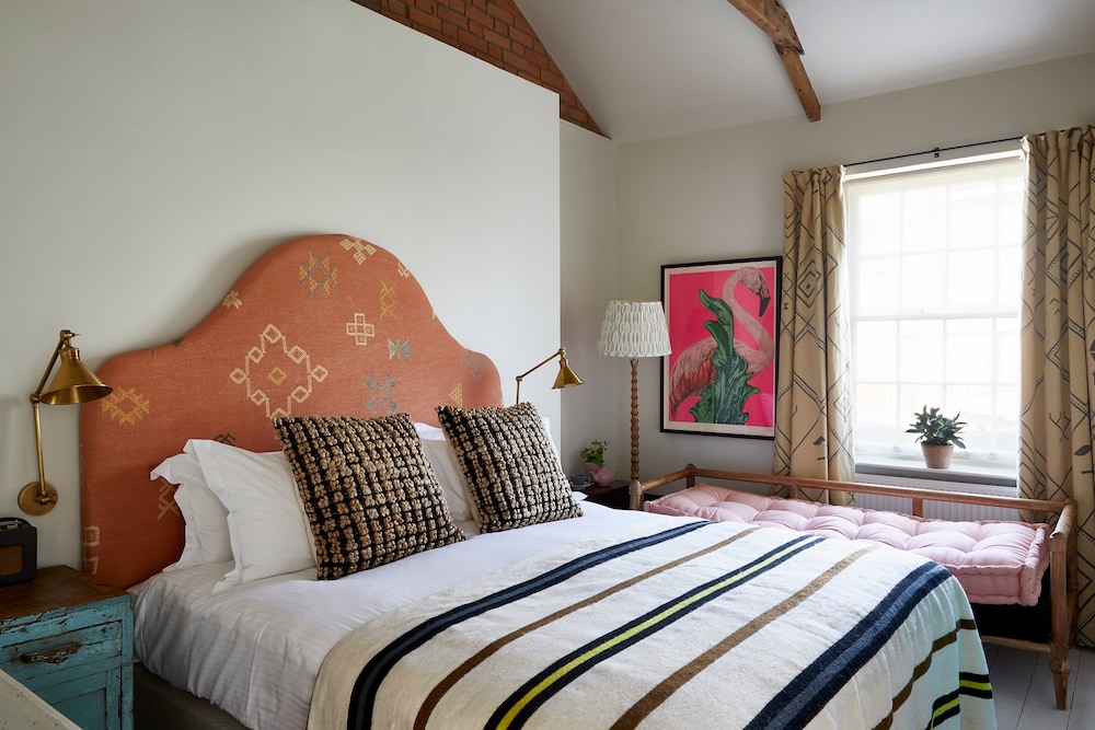 Artist Residence Penzance — 4-Star Luxury Hotel in Penzance, United Kingdom