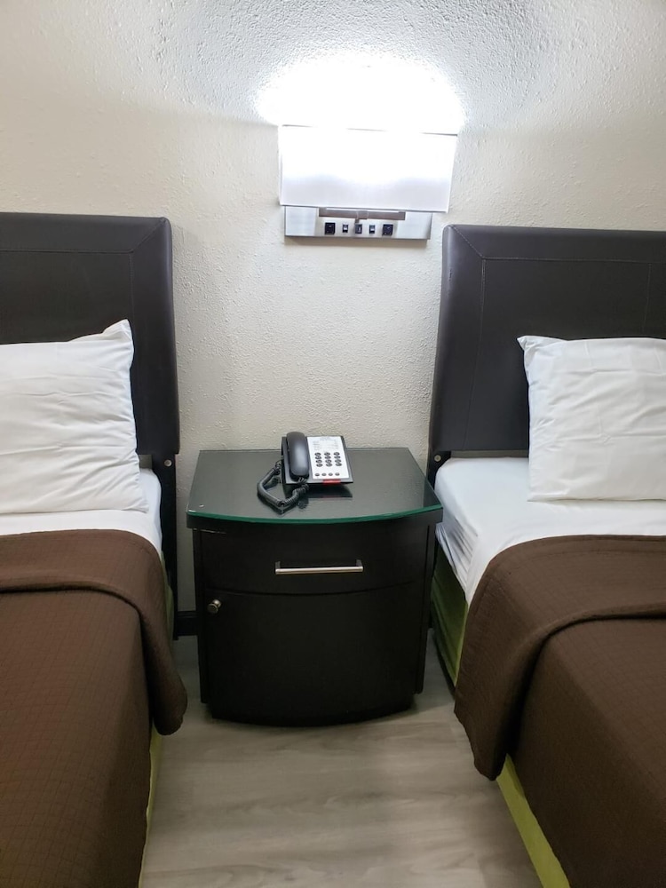 Value Inn & Suites - photo 7