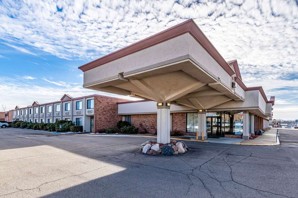 Americas Best Value Inn — Albert Lea — photo 3