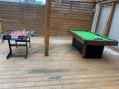 5 Bed Haven Off Street Parking Pool Table — Welling — photo 4