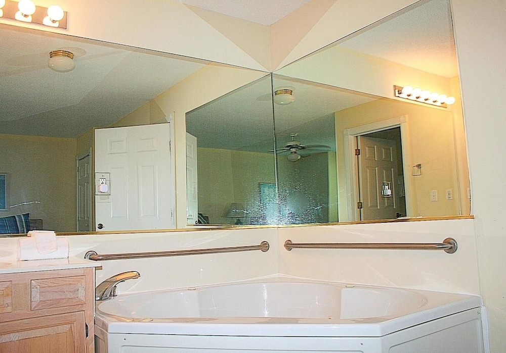 27 Holes of Golf Surrounds the Home 101l With Resort Amenities by Redawning - photo 4