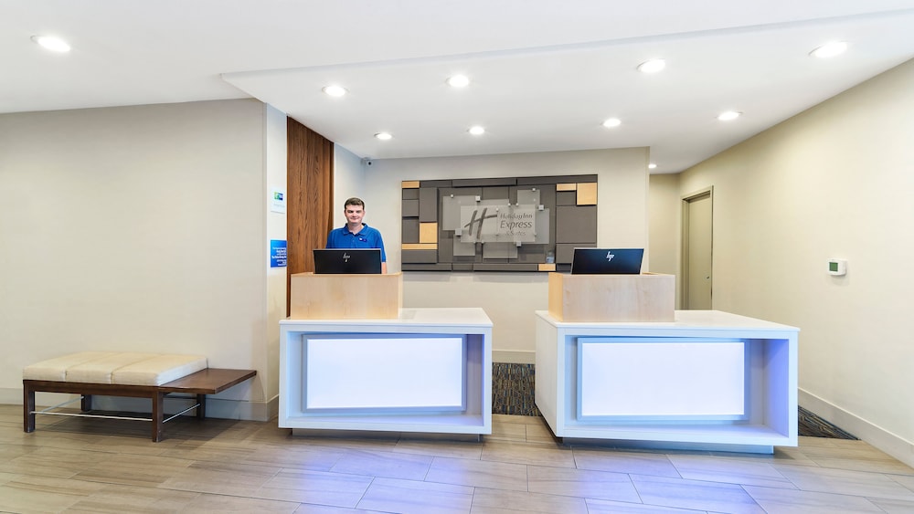 Holiday Inn Express & Suites Dinuba West by IHG - photo 41