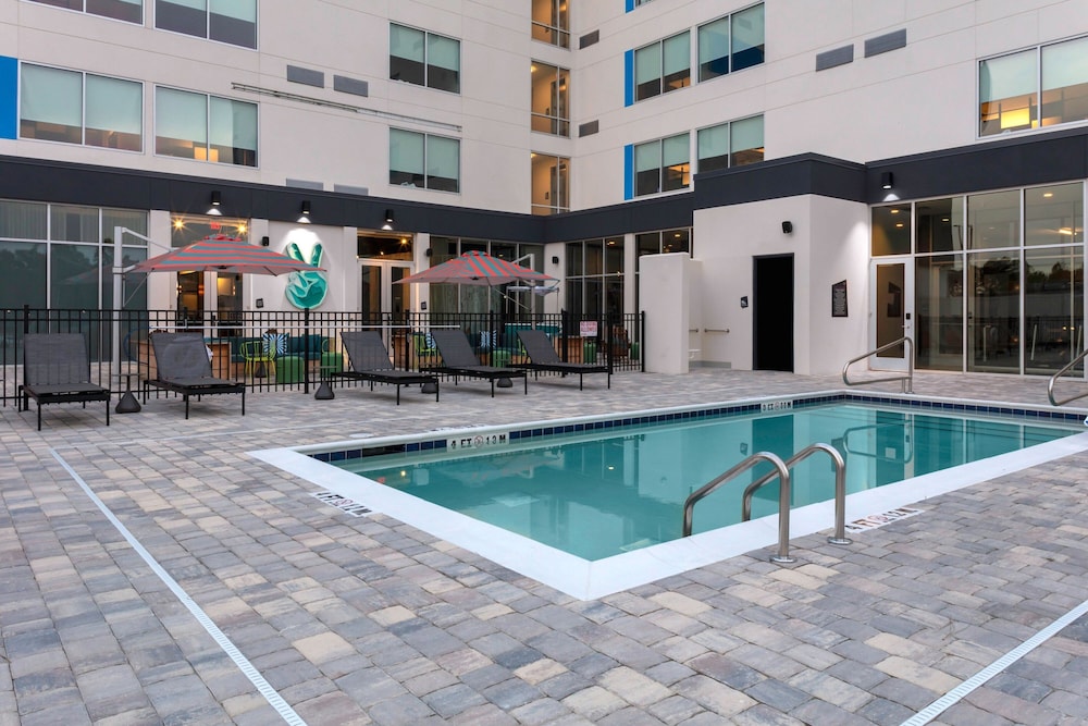 Aloft Savannah Airport - photo 15