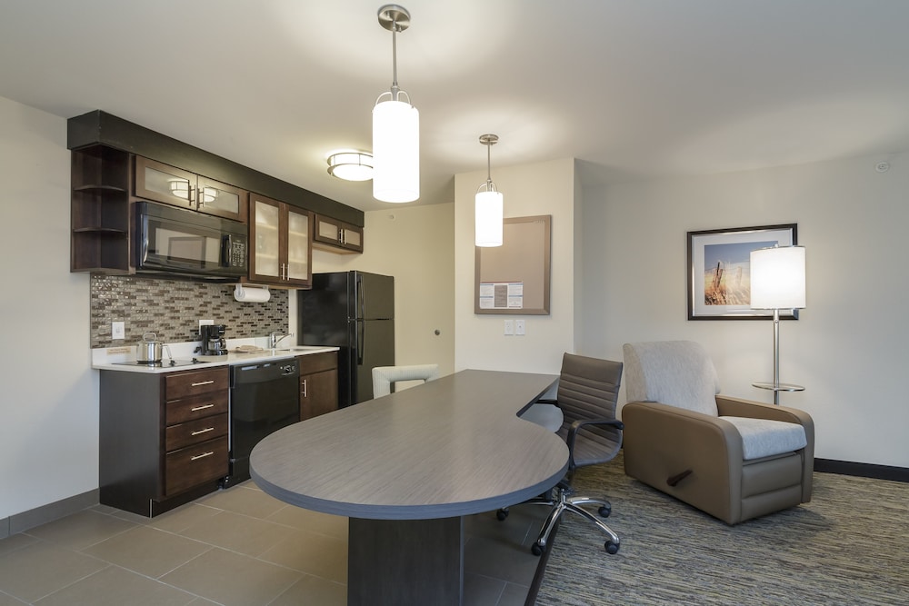 Candlewood Suites Mishawaka North by IHG - photo 11