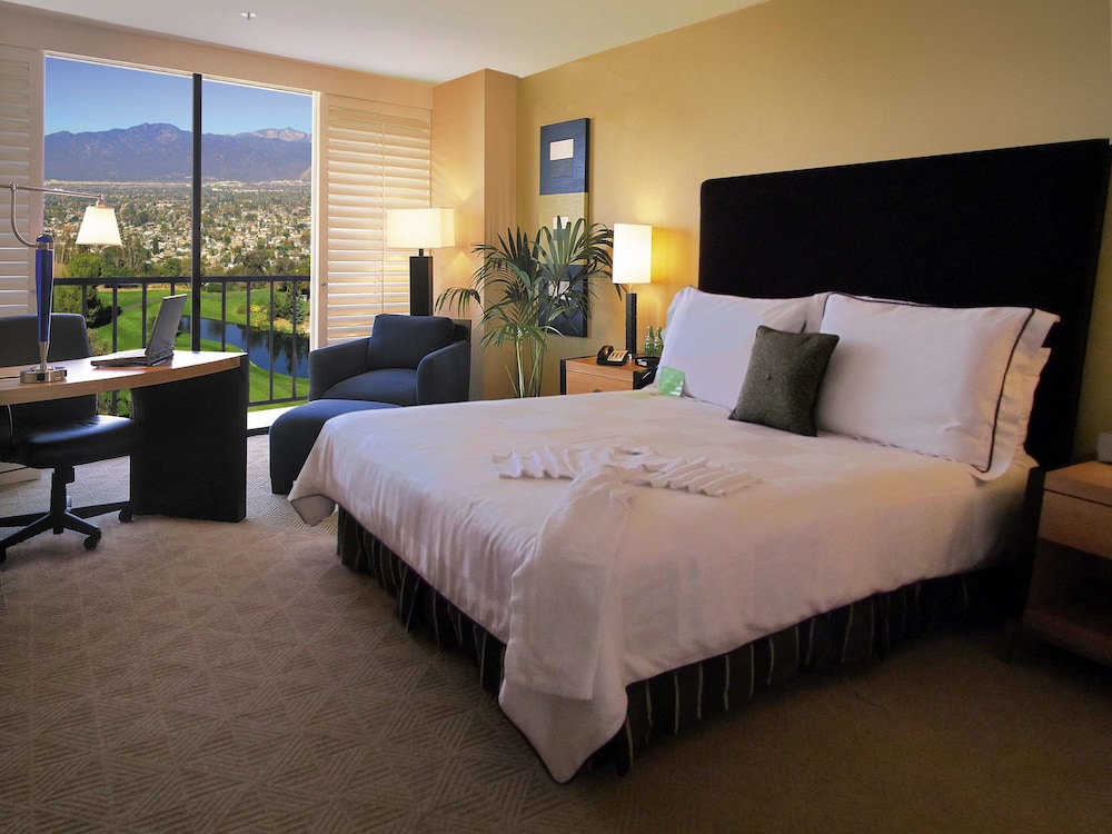 Pacific Palms Resort - photo 6